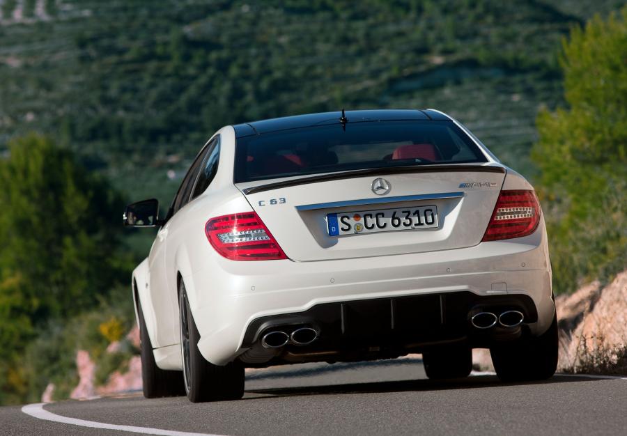  Mercedes-Benz C63 AMG Coupe 2012 года  (фото 17 из 113)